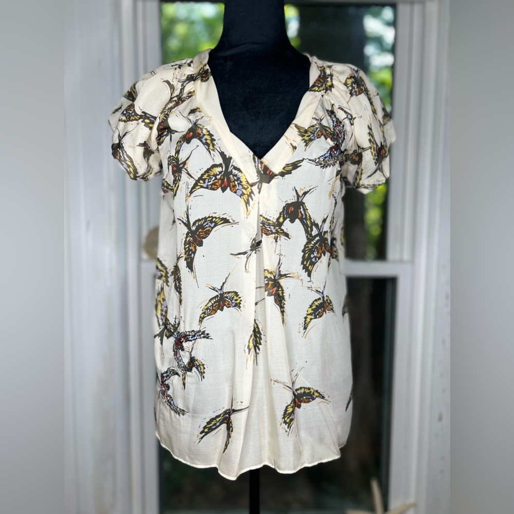 Anthropologie Moulinette Soeurs 100% Silk cream bird top.